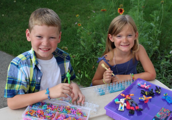 Rainbow Loom, Rubber Band Looming, Hand-On Activities for Kids
