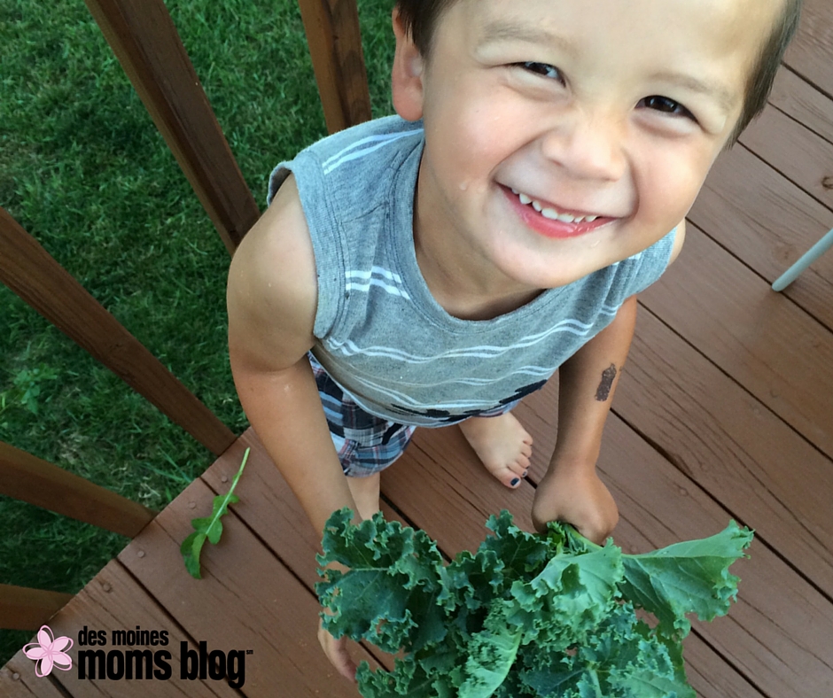 Gardening with Your Kids | Des Moines Moms Blog