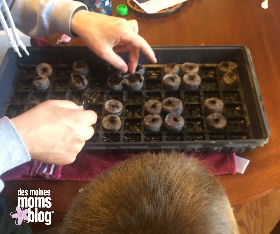 Gardening with Your Kids | Des Moines Moms Blog