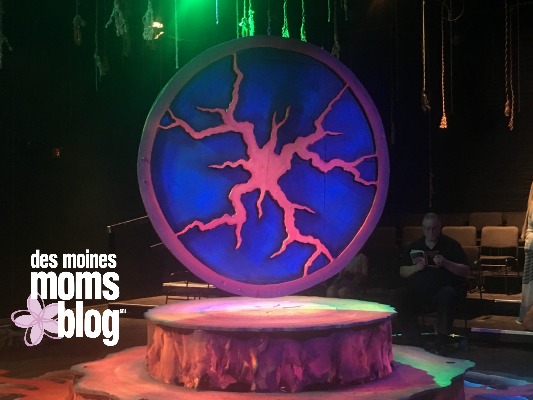 Experience a Magical Journey: A Review of Des Moines Young Artists' Theatre's The Hobbit | Des Moines Moms Blog