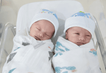 newborn twins. breastfeeding twins. Des Moines Mom