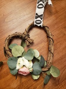 heart grapevine wreath. Valentine's Day Crafts. Des Moines Mom 