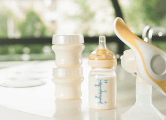 breast pump and bottles. pumping while traveling. Des Moines Mom